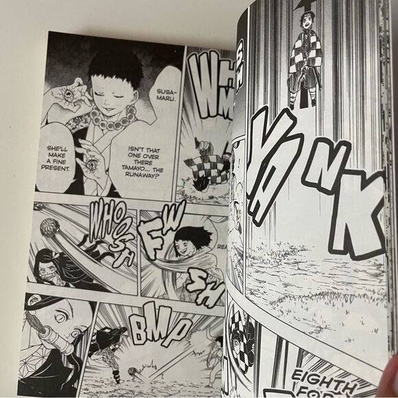 Naruto & Demon Slayer Paperback Books EUC - Picture 5 of 14